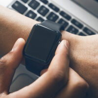 15 Hidden Apple Watch Hacks Users Don’t Know About